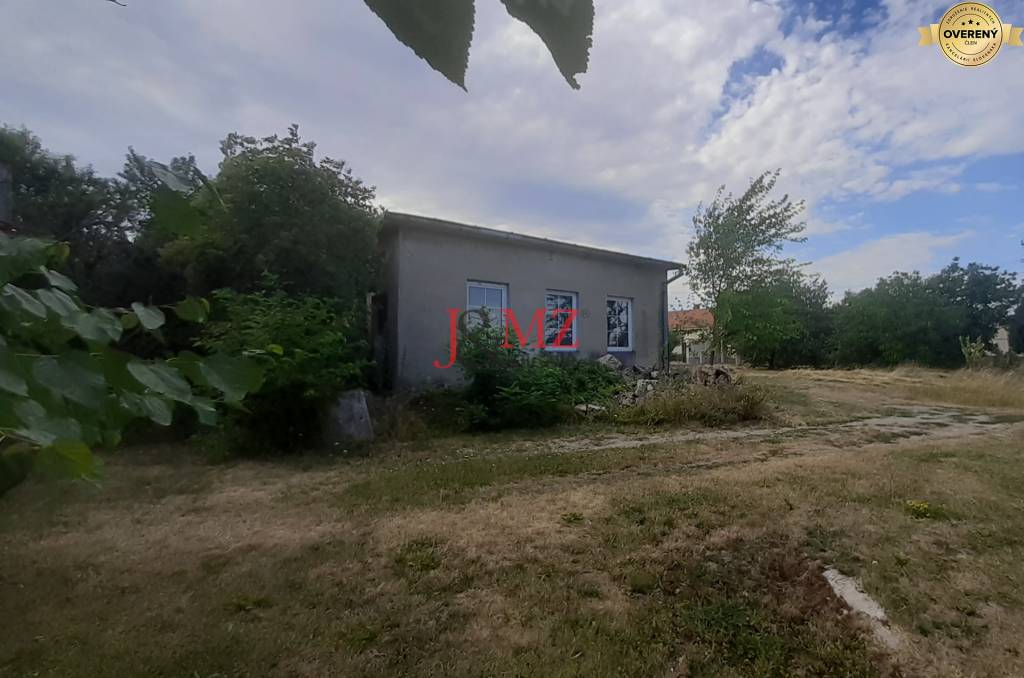 Budova s pozemkom 815 m2, Levice, Kalinčiakovo (SM - 823) 