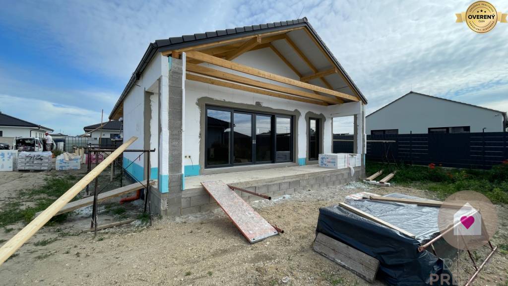 ZNÍŽENÁ CENA - 4 izbový RD bungalov 114,25 m2 na pozemku 533 m2, Senec