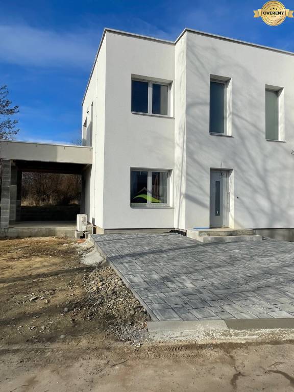 Novostavba z kvalitných materiálov - v stave HOLODOM - 235.000€