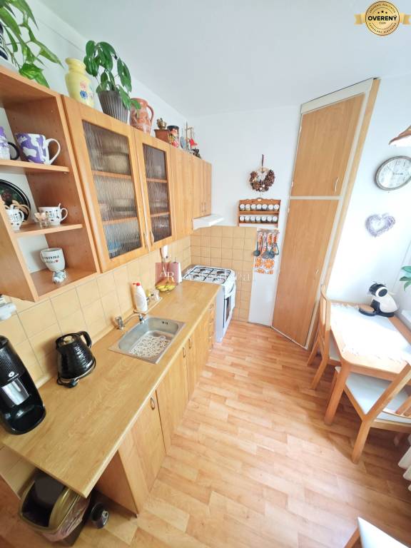 PREDAJ: 2 izb byt 56m2 pôvodný stav s balkónom, Družby Fončorda 