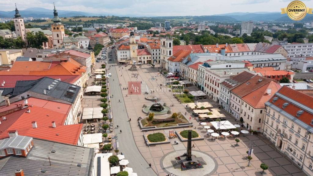 Kúpime VIDIECKÝ DOM s pozemkom v okolí Banskej Bystrice.