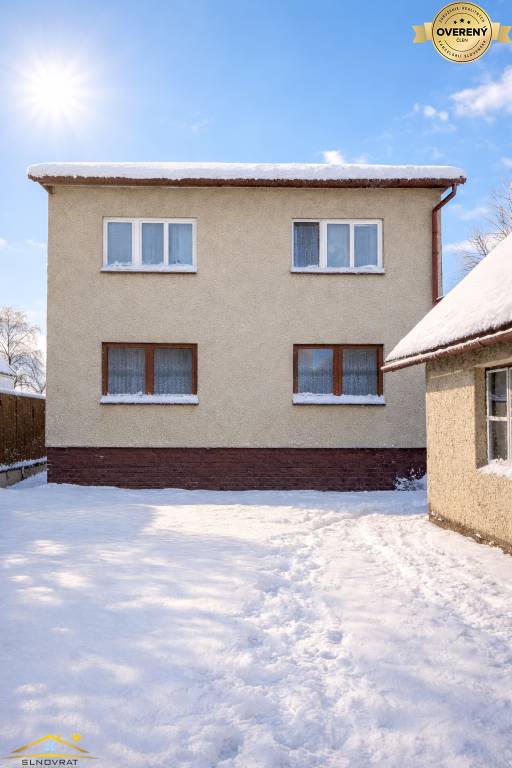 Priestranný rodinný dom priamo v centre Turzovky s veľkým pozemkom