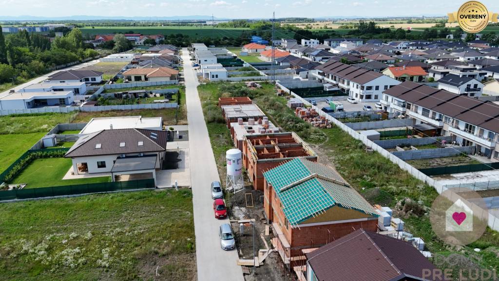 Krásny NOVÝ RD so záhradkou - POSLEDNÝ voľný , GALANTA, Kúpeľná ulica