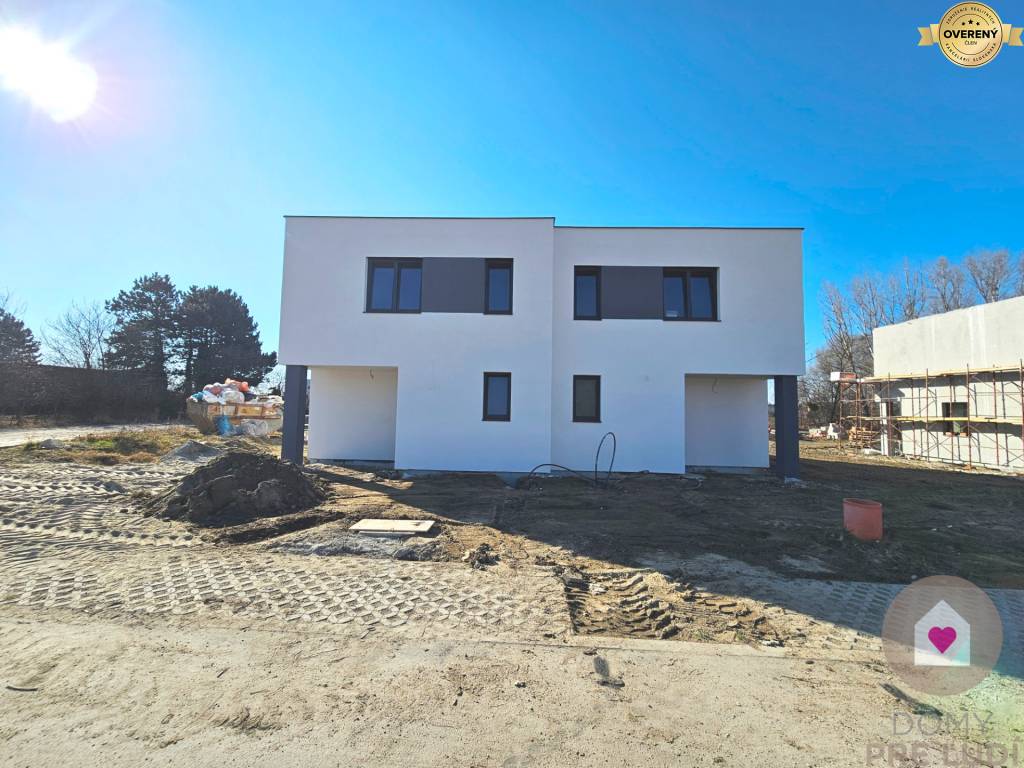 PRIESTRANNÝ 4 izbový RD-128 m2 S TEPELNÝM ČERPADLOM, POZEMOK 405m2