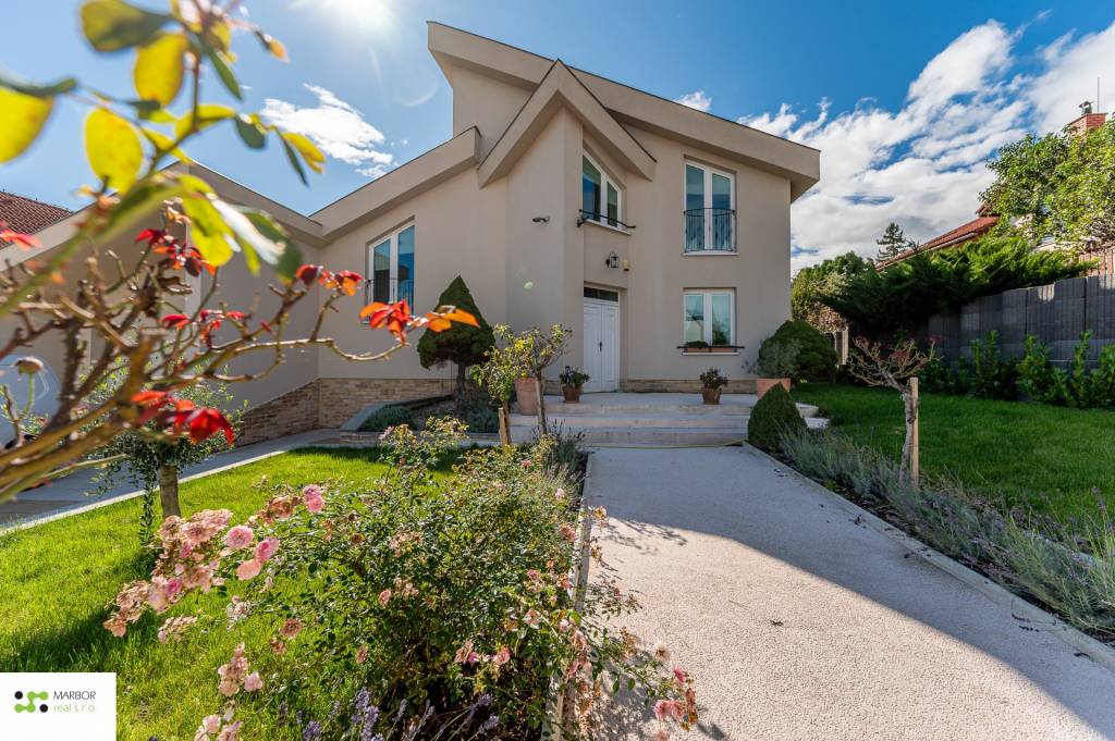 Na predaj rodinný dom na Pereši  s krásnou záhradou