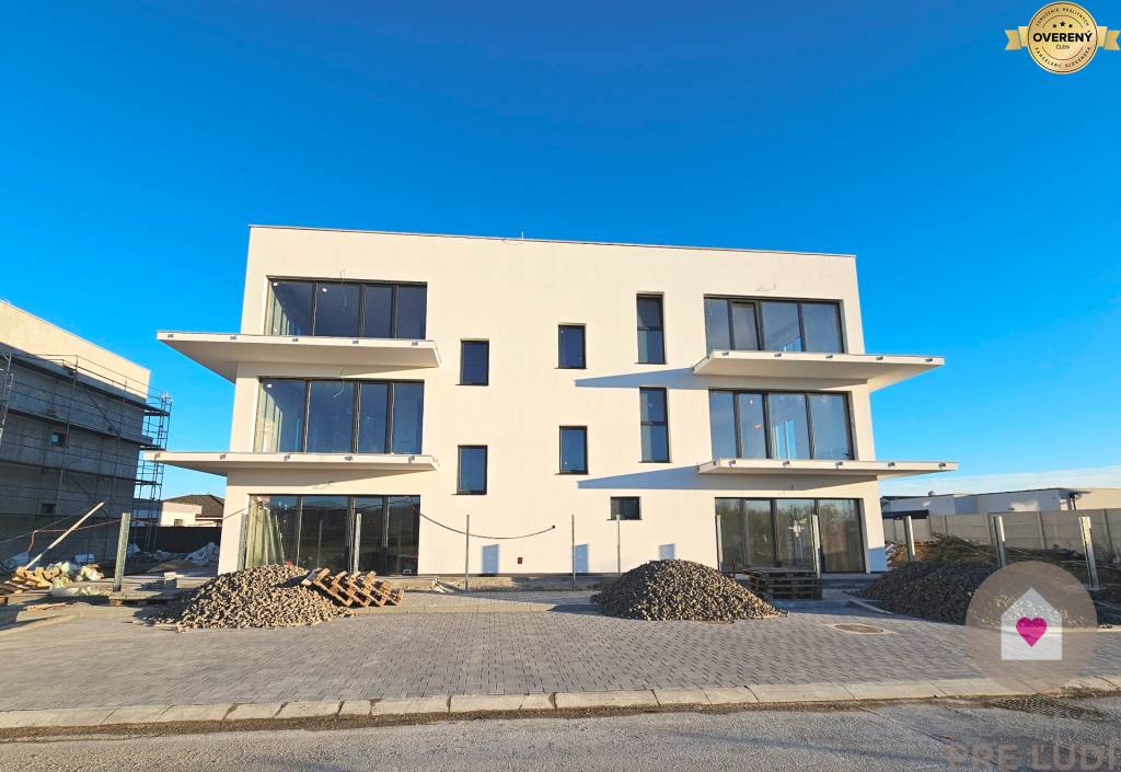 3i. BYT SO ZÁHRADOU +TEP. ČERPADLO, KLIMATIZÁCIA A ŽALÚZIE V CENE