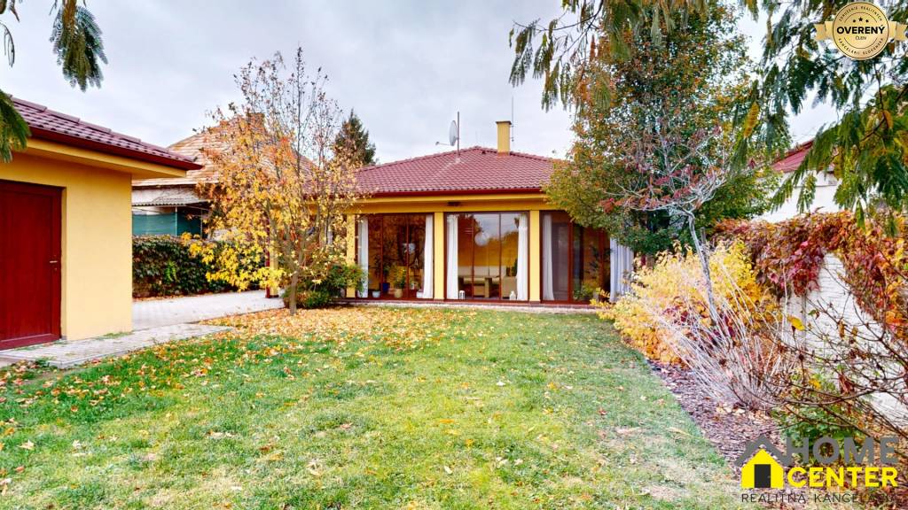 NA PREDAJ ÚTULNÝ, 4 IZBOVÝ RODINNÝ DOM S TERASOU A GARÁŽOU, IŽA