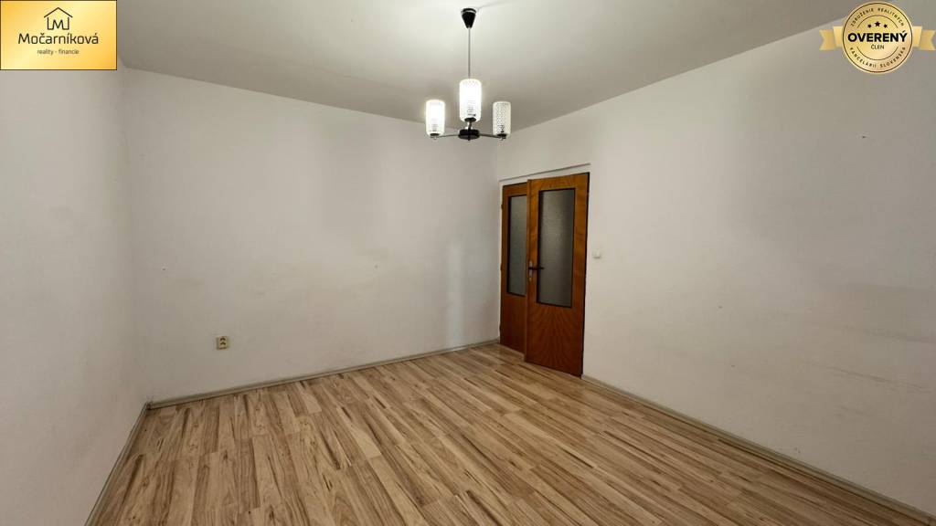 PRENÁJOM: 1IZBVÝ BYT STRED 36m2 Považská Bystrica s balkónom. 