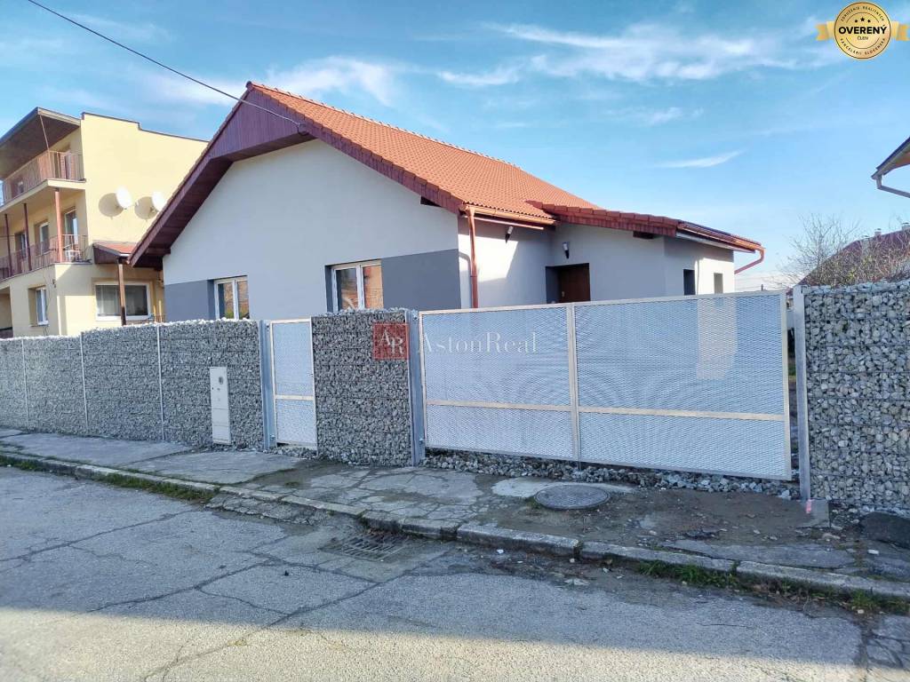 Predaj:Prerobený 5-izbový RODINNÝ DOM, pozemok 547 m2, Martin - Podháj