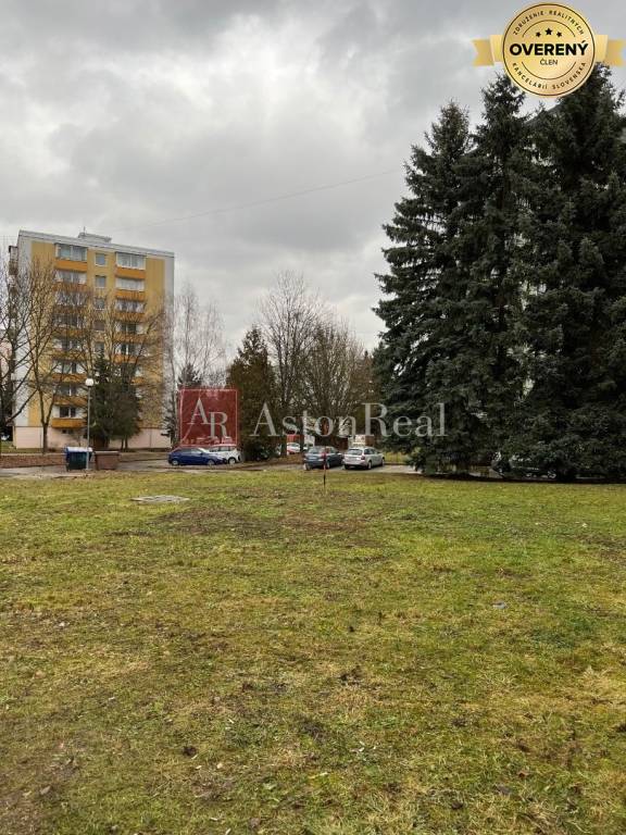 Súrne hľadáme pre klienta 2 izbový byt Môťová - Zvolen 