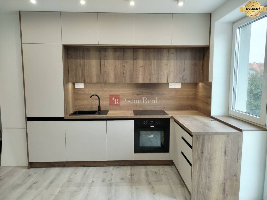 Predaj 5-izbový RODINNÝ DOM, pozemok 547 m2, Martin - Podháj