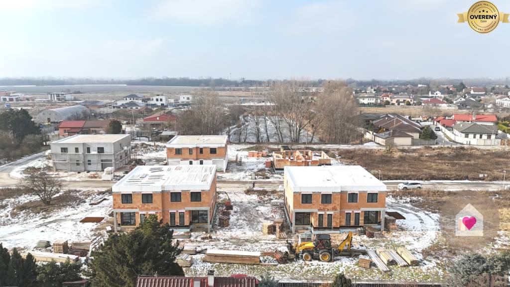 VEĽKORYSO RIEŠENÝ 4 izbový RD-128 m2 S TEP. ČERPADLOM, POZEMOK 405 m2