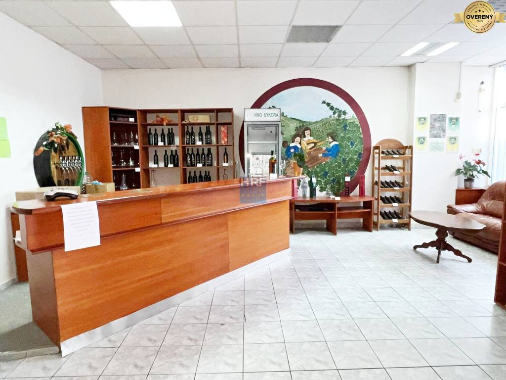 Na predaj podnikateľský priestor v blízkosti centra mesta Holíč.