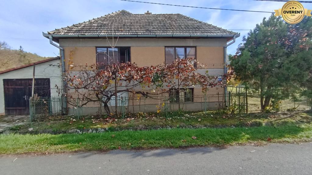 Dom v obci Ľuboriečka s veľkým pozemkom,