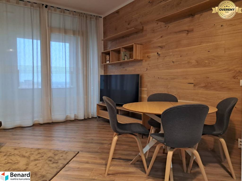  PRENAJATÉ -  Exkluzívny, kompletne zariadený 4-izbový byt, Poprad