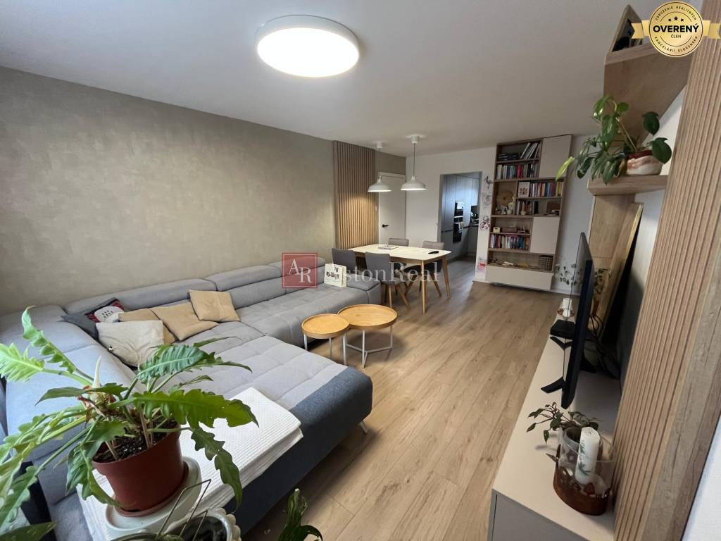 4 izb. byt, komplet rekonštrukcia, 91 m2, 7/9 posch. Rudlová - Sásová