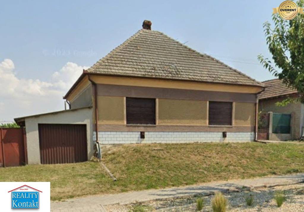 Na predaj 2 izbový rodinný dom s pozemkom - Dvory nad Žitavou