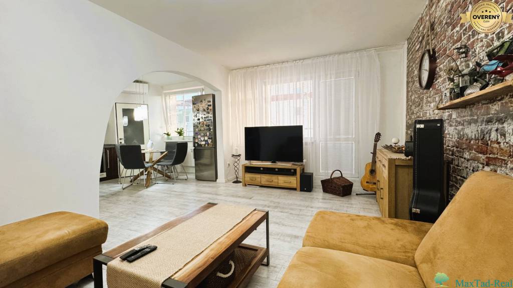 krásny 3-izbový byt po kompletnej rekonštrukcii + garáž, JUH Trebišov