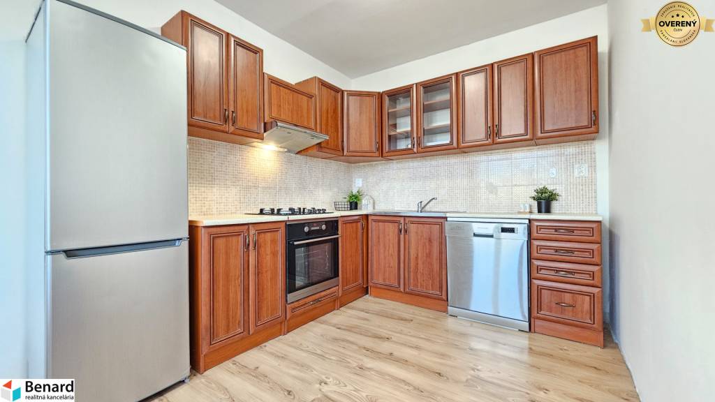 Na prenájom priestranný 3 - izbový byt, Krosnianska ul.