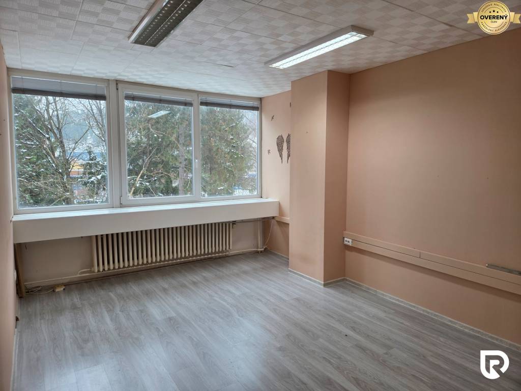 RADO | Na prenájom administratívny priestor, 62 m2, Považská Bystrica