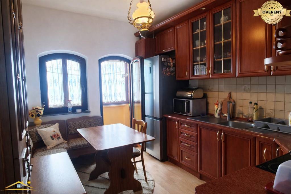 PRENÁJOM: Priestranný 3-izbový byt – Okružná ulica