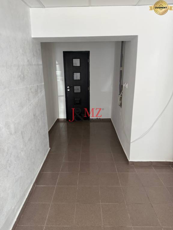 Obchodný priestor, kancelária Sarartovská ul. 