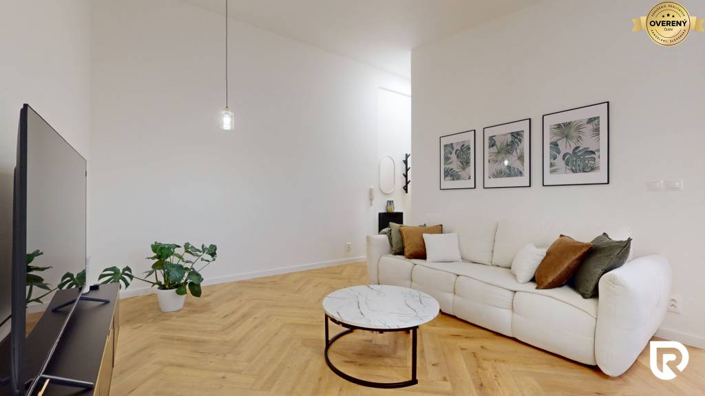 RADO | Luxusne zariadený 2i byt v modernej nadstavbe | Nové Mesto