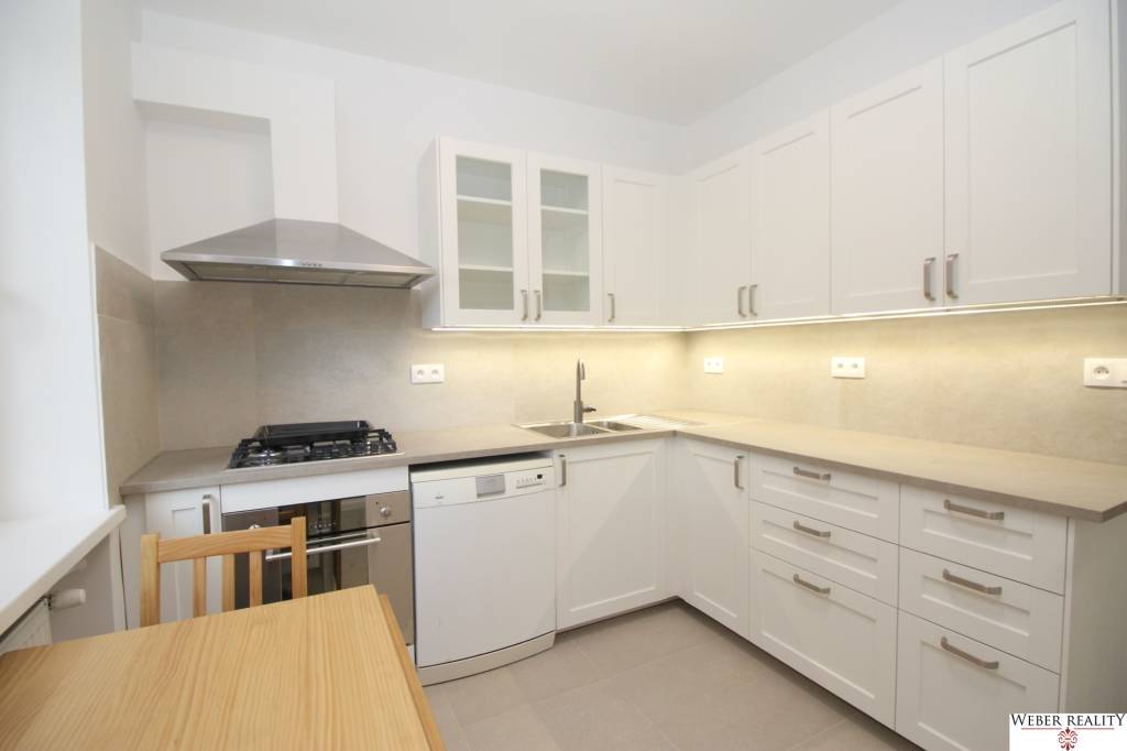 6-izb.Rodinný dom na Hradnom kopci, ul.Ľubinská so záhradou, 2x garáž