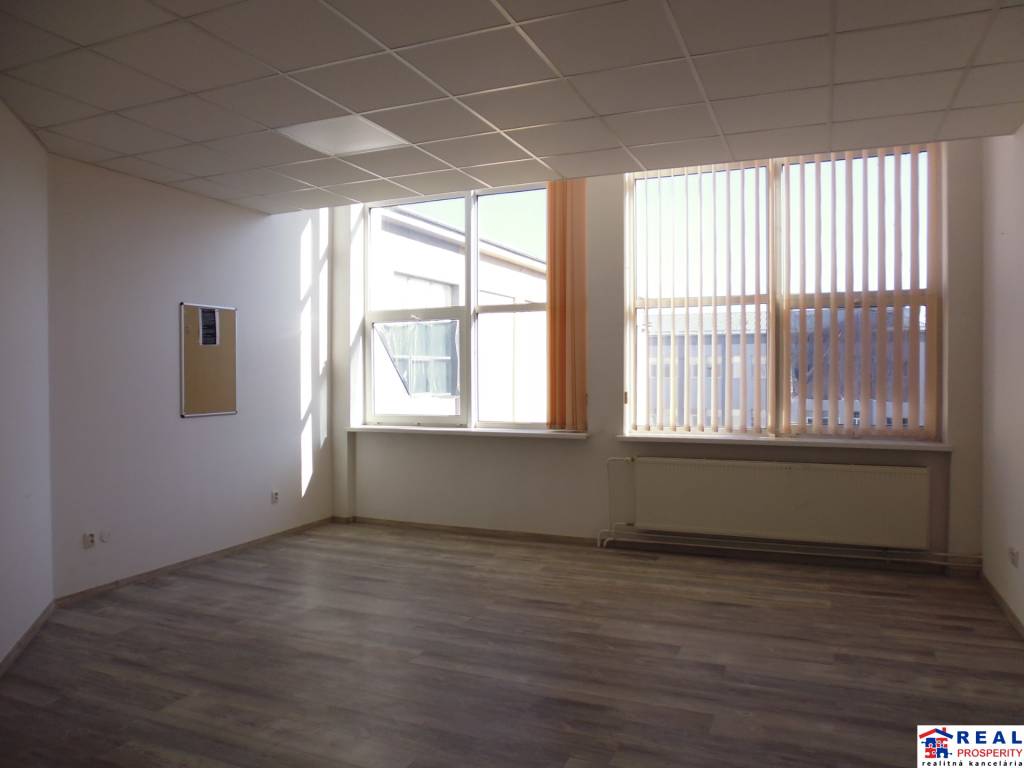 MASARYKOVA: Nebytové priestory 30 m2 - 3.posch., VÝŤAH, parkovanie