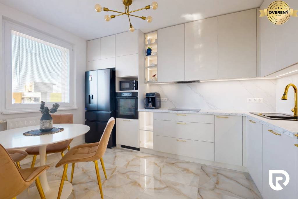 RADO | 3-izbový byt VÍŤAZNÝ OVÁL | Dubnica nad Váhom 