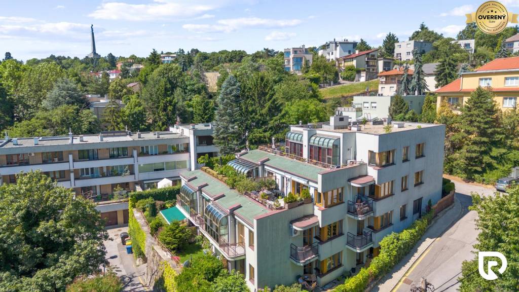 RADO | Staré Mesto | 4i byt 175 m² + 4 balkóny + možnosť 2× parking