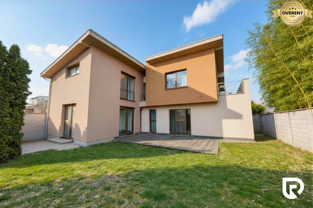 RADO | 5-izbový dom 160m² + pozemok 529m² | Podunajské Biskupice