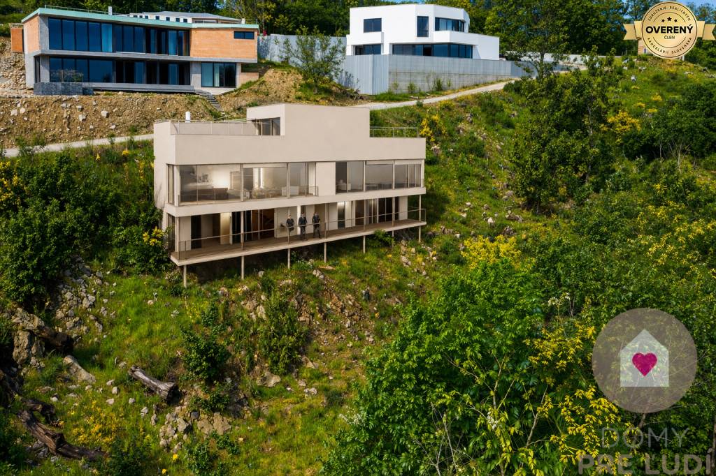 AHOJ BRIEŽKY | VÝNIMOČNÉ BÝVANIE NA ROZHRANÍ MESTA A PRÍRODY