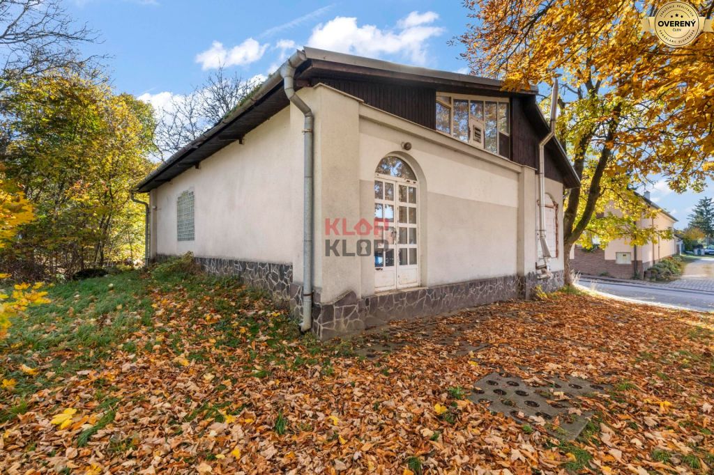 Kúpte si JEDINEČNÚ BUDOVU s 1i BYTOM na biznis v CENTRE VRBOVIEC