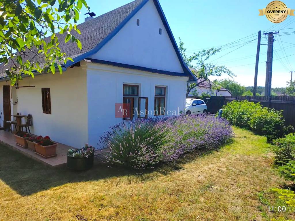 REZERVOVANÉ - Krásna chalupa so záhradou na predaj