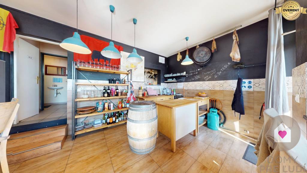 BA/ZÁHORSKÁ BYSTRICA-Predaj investičného obchodného priestoru v centre