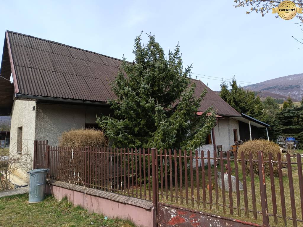 Rodinný dom s pozemkom 562 m2 VRÍCKO okr. Martin