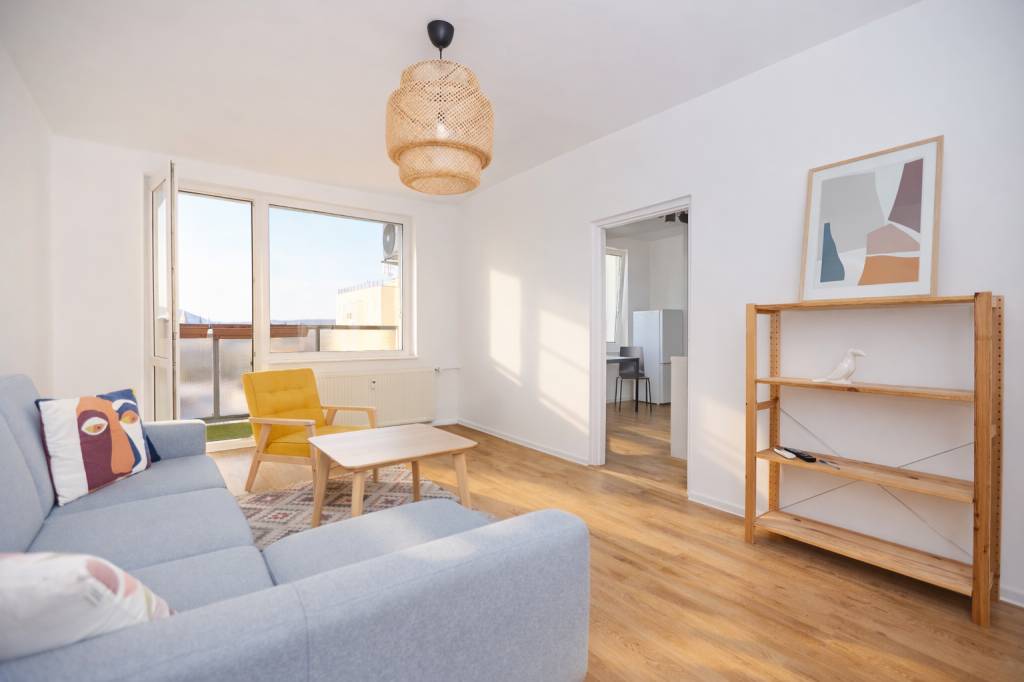 REZERVOVANÝ-NA PREDAJ-3-izbový byt s loggiou a výhľadom na centrum 