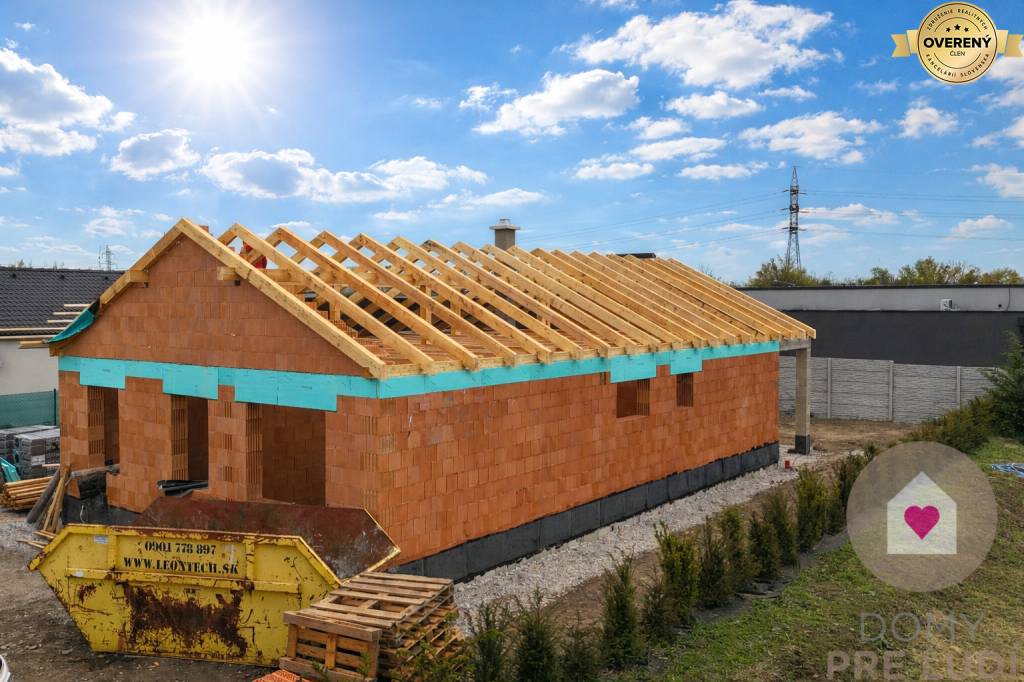 Krásny 4 izbový RD bungalov 101,65 m2 na pozemku 531 m2, Senec
