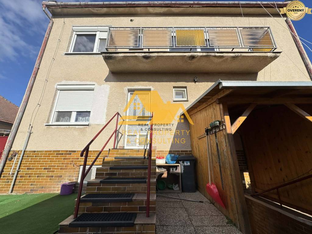Predám rodinný dom s garážou v obci Tvrdošovce