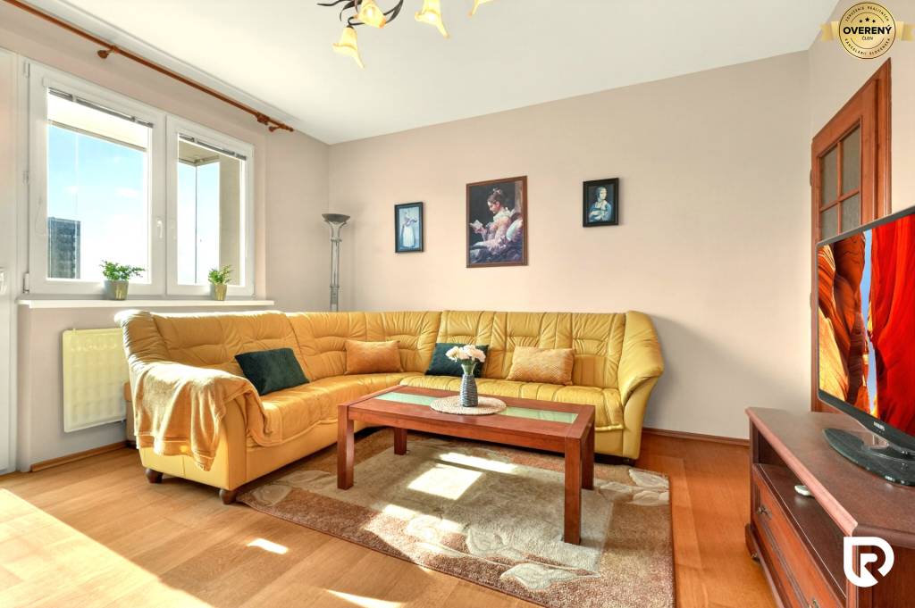 RADO |3 izbový byt Dubnica nad Váhom Centrum II - zariadený  