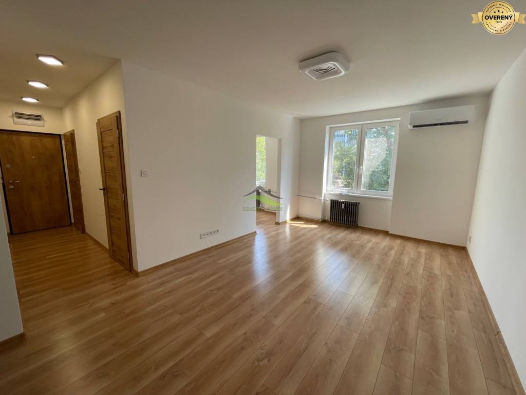 Tehlový 3 izbový byt na ul Prof. Hlavača v Michalovciach