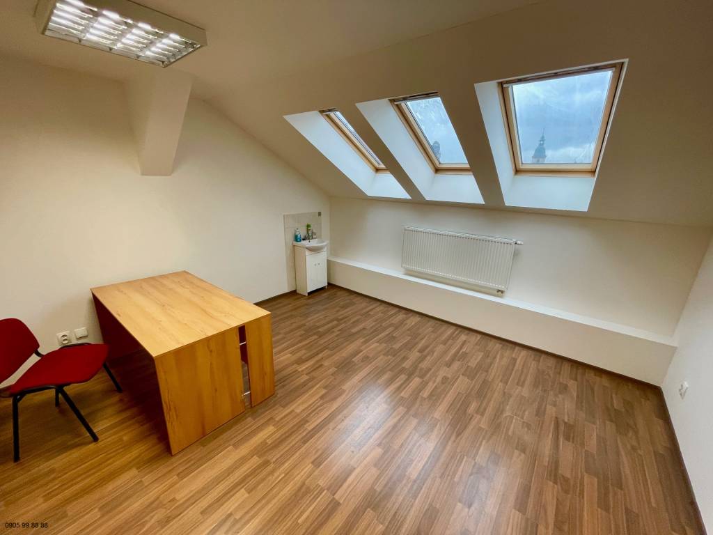 Priestor s umývadlom – 17 m2 - Moyzesova ul.