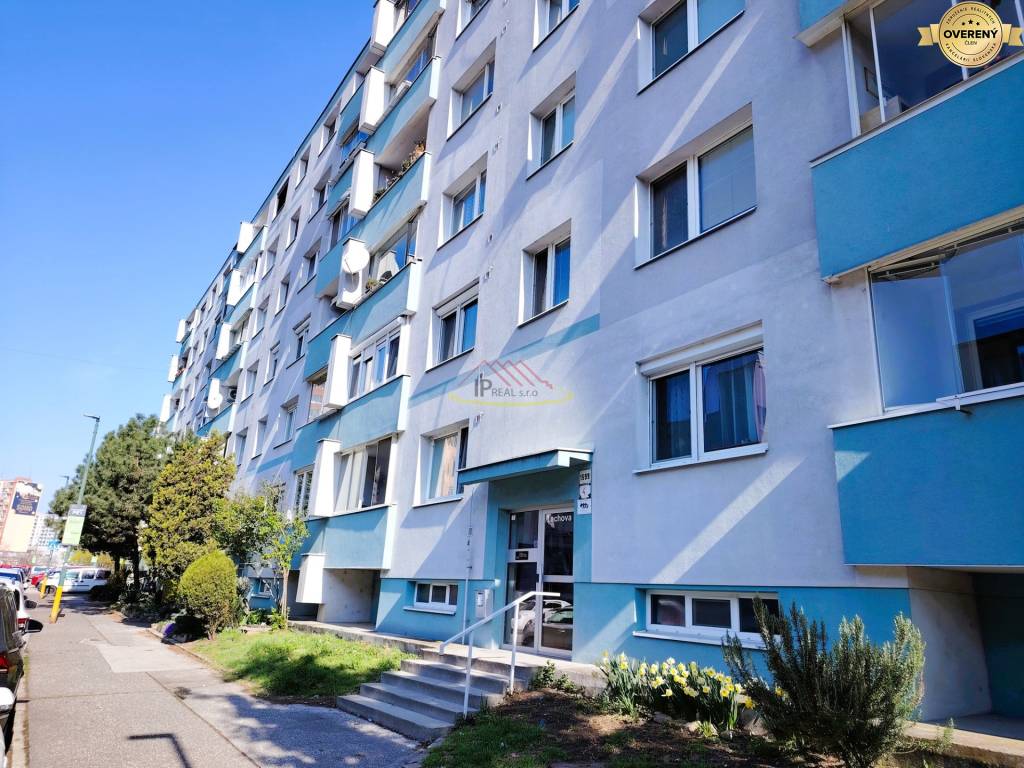 Predaj 3 izb.bytu s logiou, 64,9 m2 v BA - Petržalke, Lachová ul.