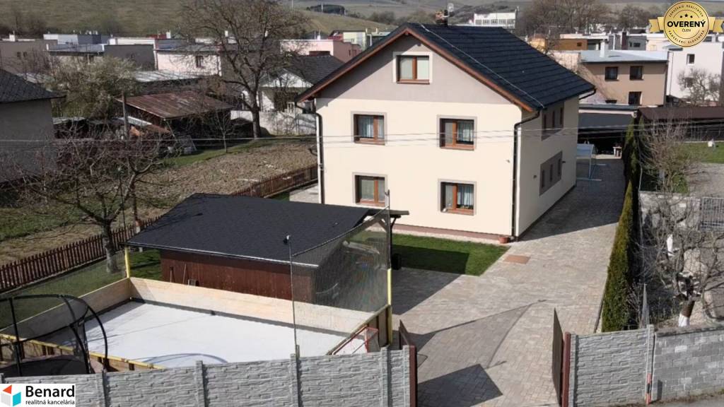 Veľkorysý rodinný dom s bazénom