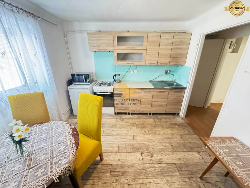 Prenajmem 2 izbový byt v centre v Nových Zámkoch