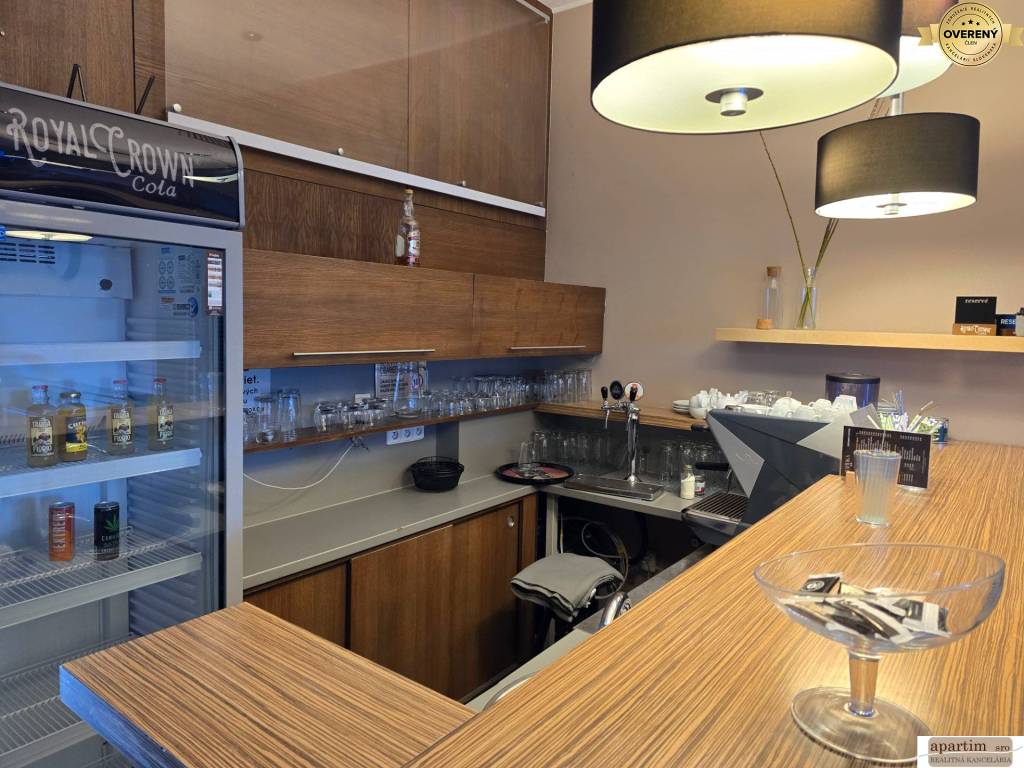 Apartim sro prenajme modernú kaviareň v komplexe Hrachová