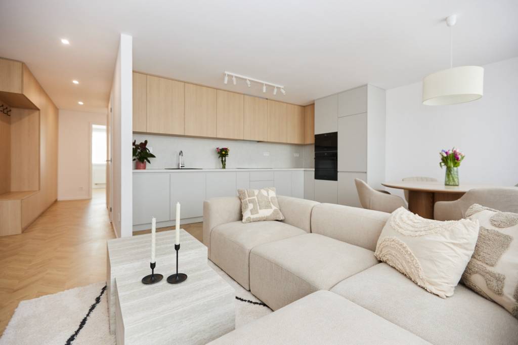 NA PREDAJ,4-IZBOVÝ BYT,KOMPLETNÁ REKONŠTRUKCIA,MARKUŠOVA UL.,KE-ZÁPAD