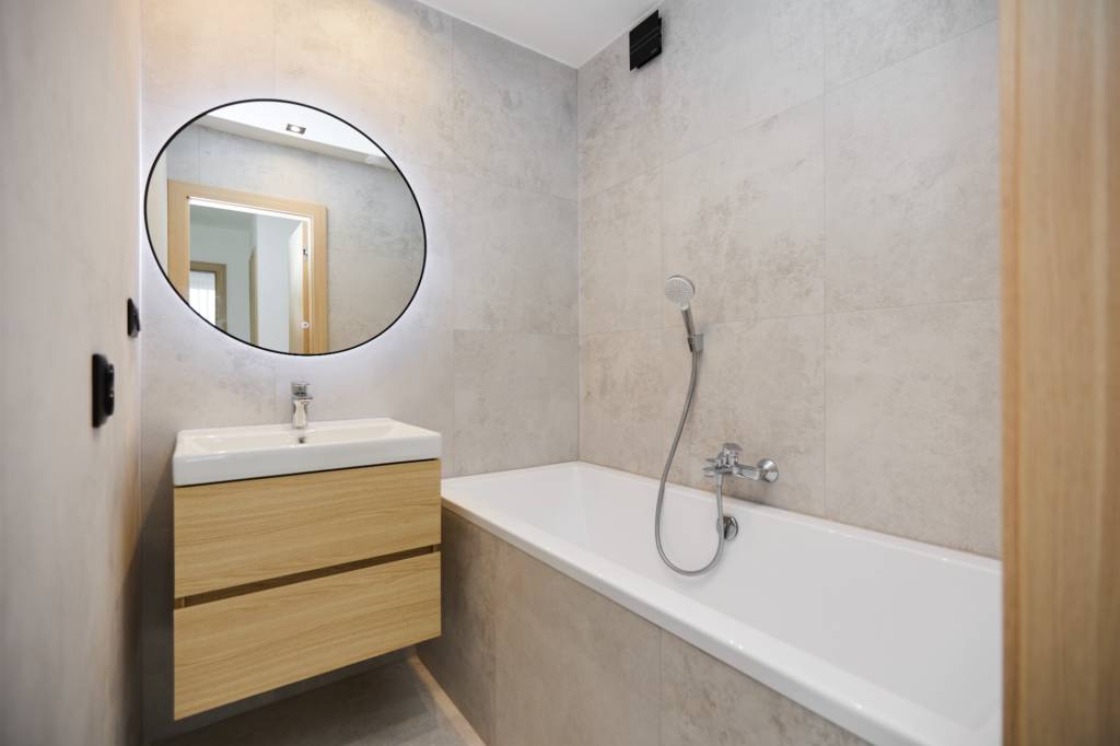 NA PREDAJ, 4 - IZBOVÝ BYT, NOVÁ REKONŠTRUKCIA, UL. HUMENSKÁ,KE- TERASA