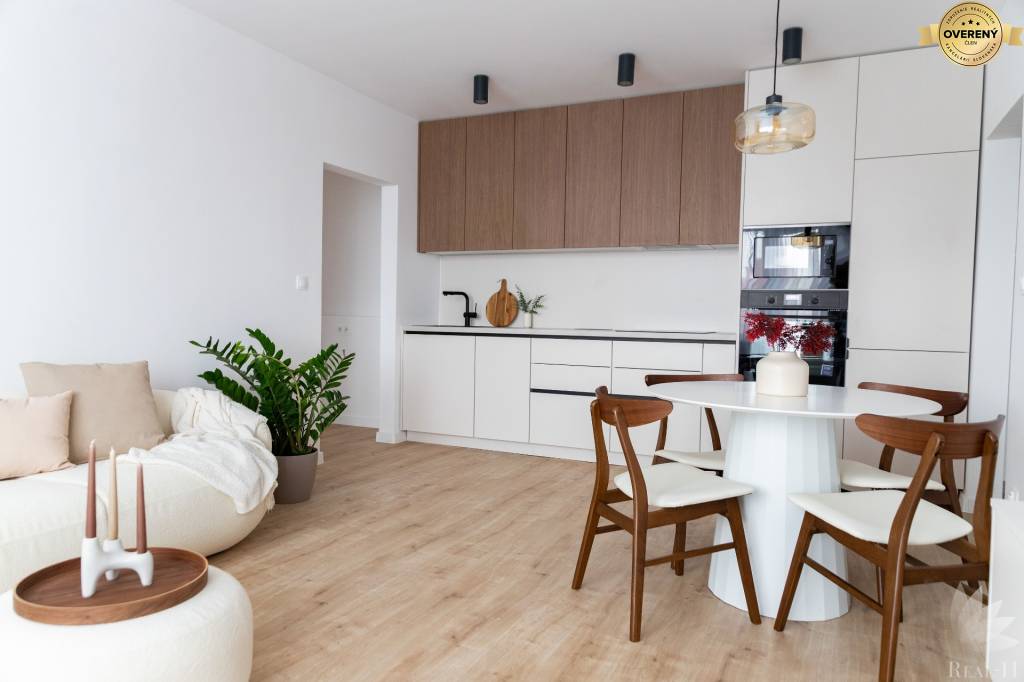 REAL -H PONÚKA NA PREDAJ PRIESTRANNÝ 2,5-IZBOVÝ BYT V SRDCI RUŽINOVA